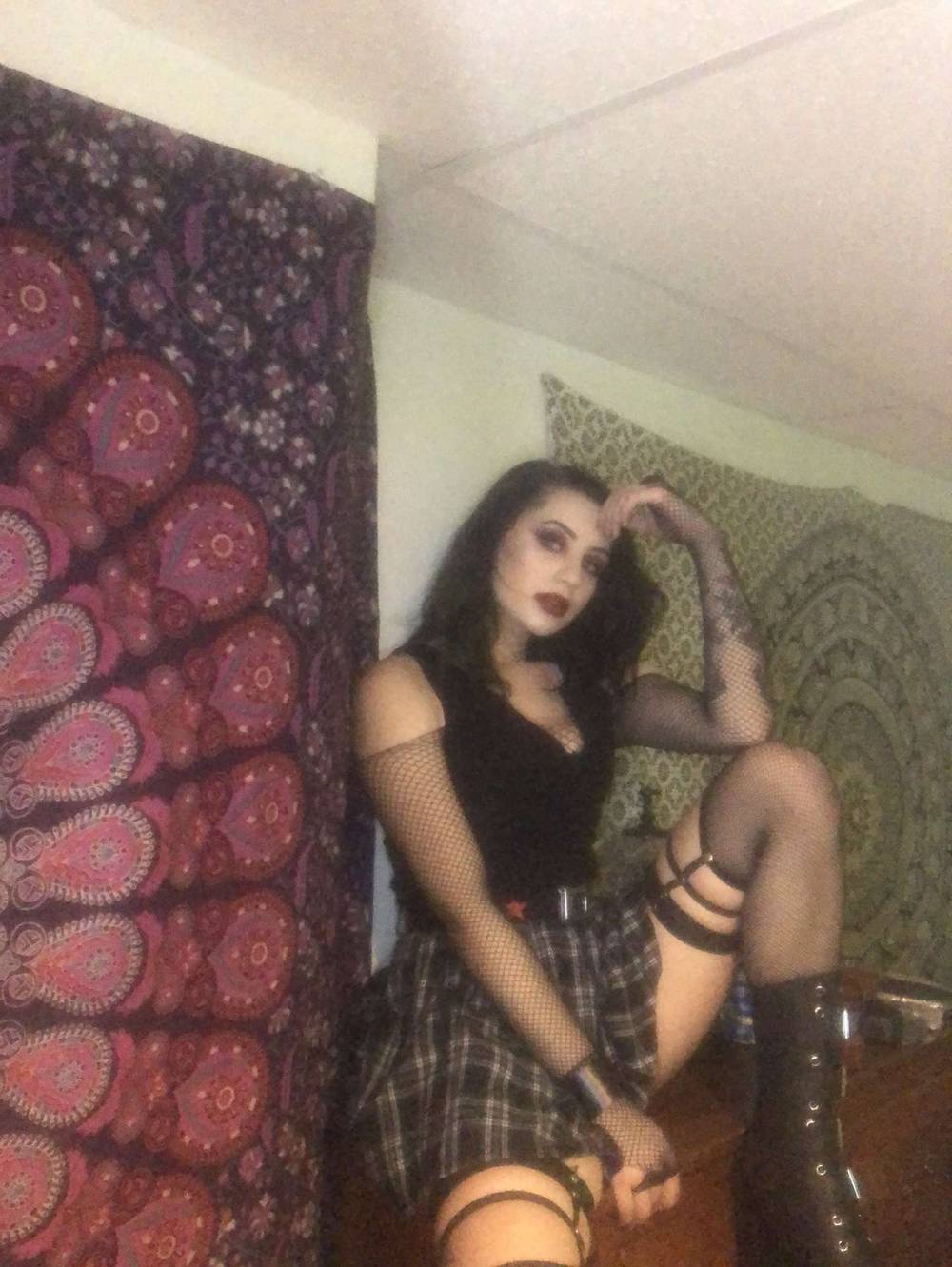 Spooky babe