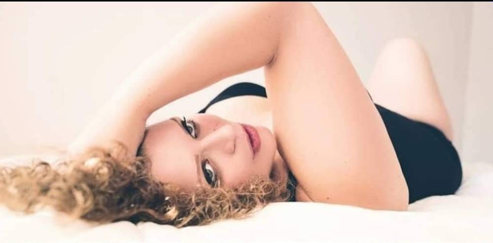 Anna M Shows All