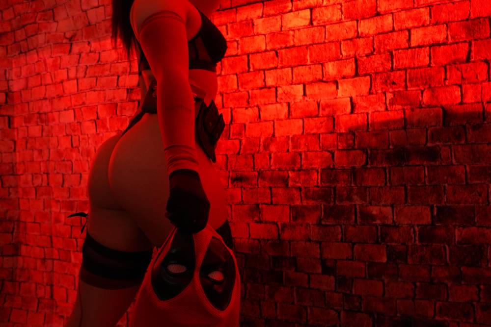 The Deadpool Girl Free