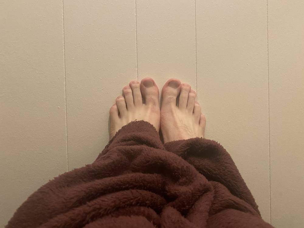 Thomas' feet