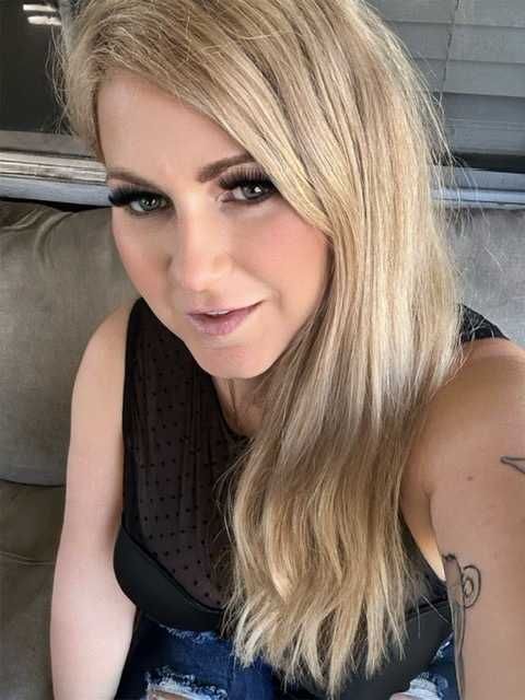 Catfish Cooley’s wife Model MunicaVip