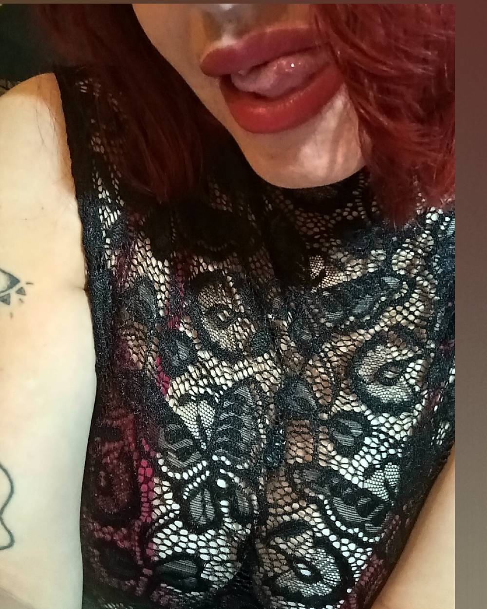 aghataluna Big tits and small feet
