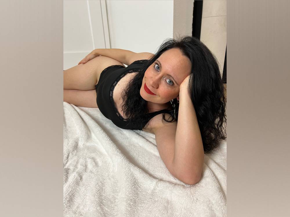 Britta Noir VIP